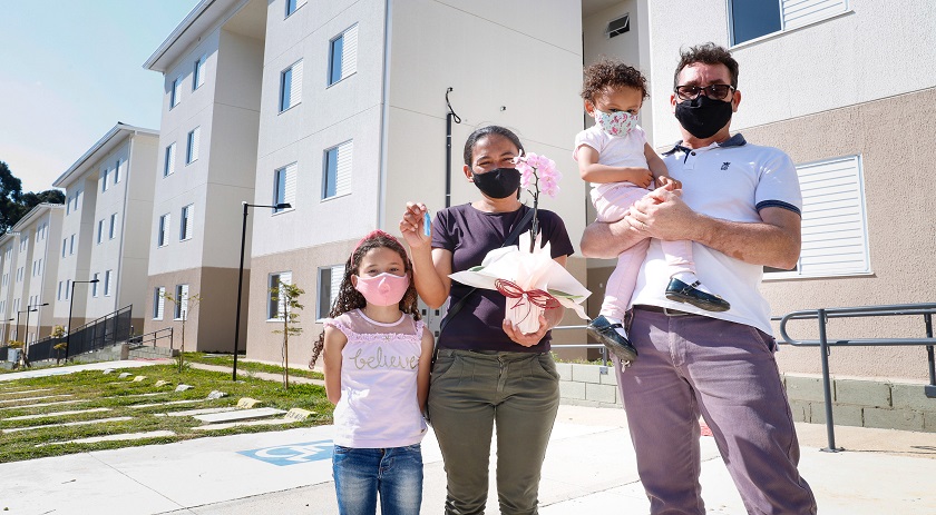 Governo do Paraná promete facilitar a compra da casa própria a mais 11 mil famílias em 2021