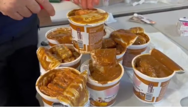 Receita Federal encontra ampolas de tirzepatida escondidas em doce de leite em ônibus apreendido