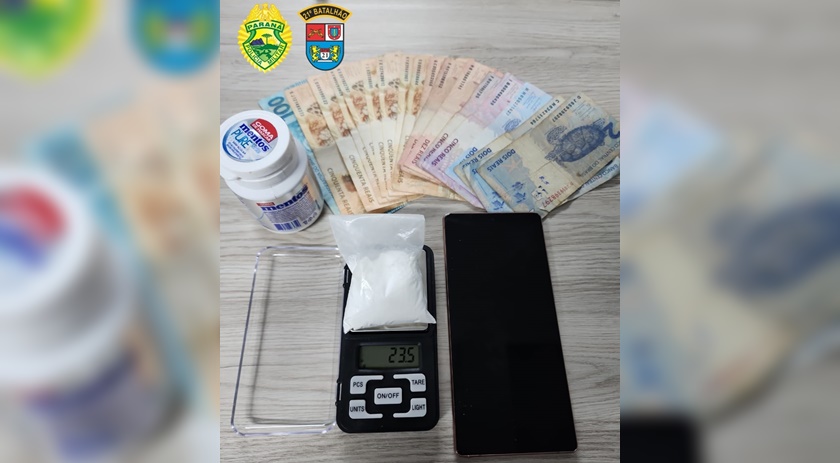 Homem é preso com drogas no centro