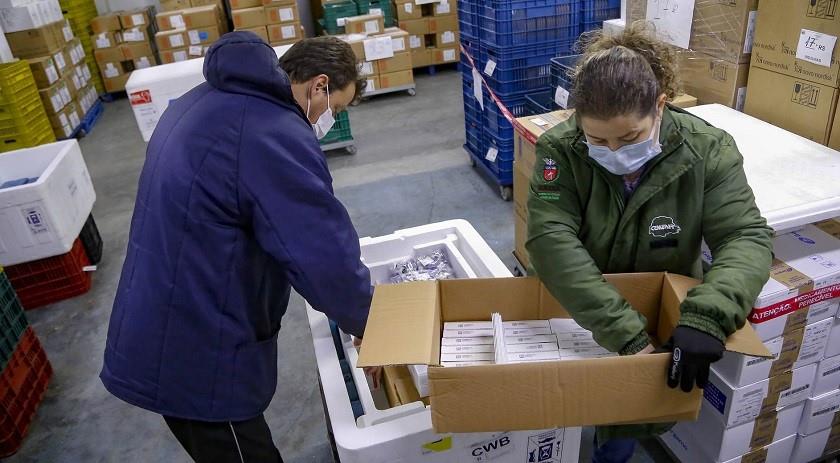 Saúde distribui 589 mil vacinas contra a Covid-19 aos municípios; lote inclui doses dos adolescentes