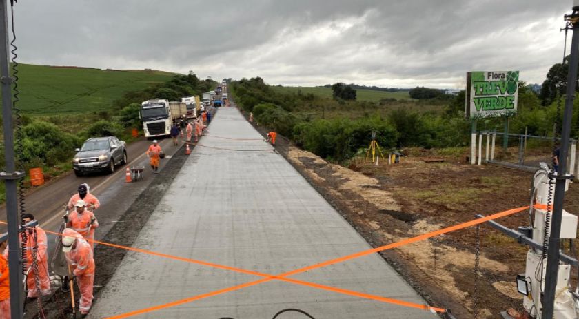 Estado executa rodovia em concreto no Sudoeste e grandes obras na RMC e Londrina