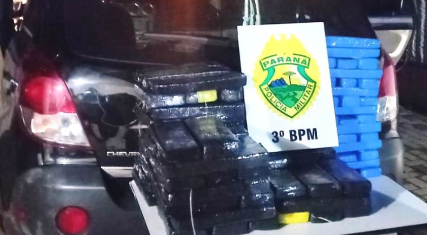 Polícia Militar apreende veículo com mais de 70 kg de maconha