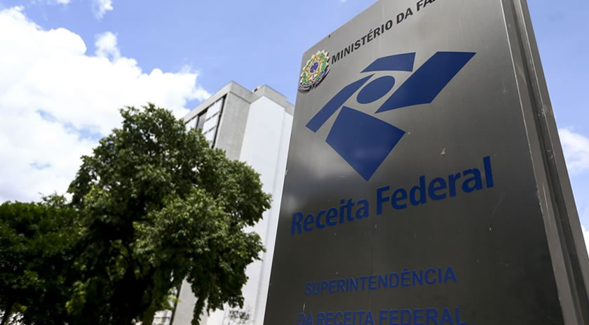 Receita paga hoje restituições de lote residual do IRPF de novembro