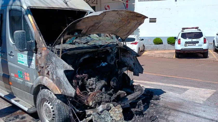 Ameaças, tiros e incêndio resultam em prisão de casal por extorsão