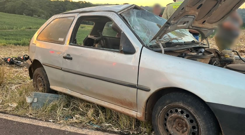 Colisão entre dois carros deixa quatro pessoas feridas na zona rural; entre elas duas crianças