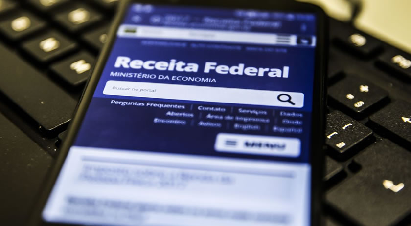Fim da obrigatoriedade de declarar ações no IR exige atenção