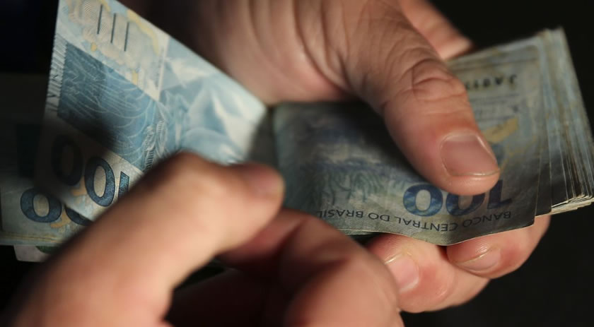 Nascidos a partir de 1984 podem sacar hoje valor esquecido em bancos