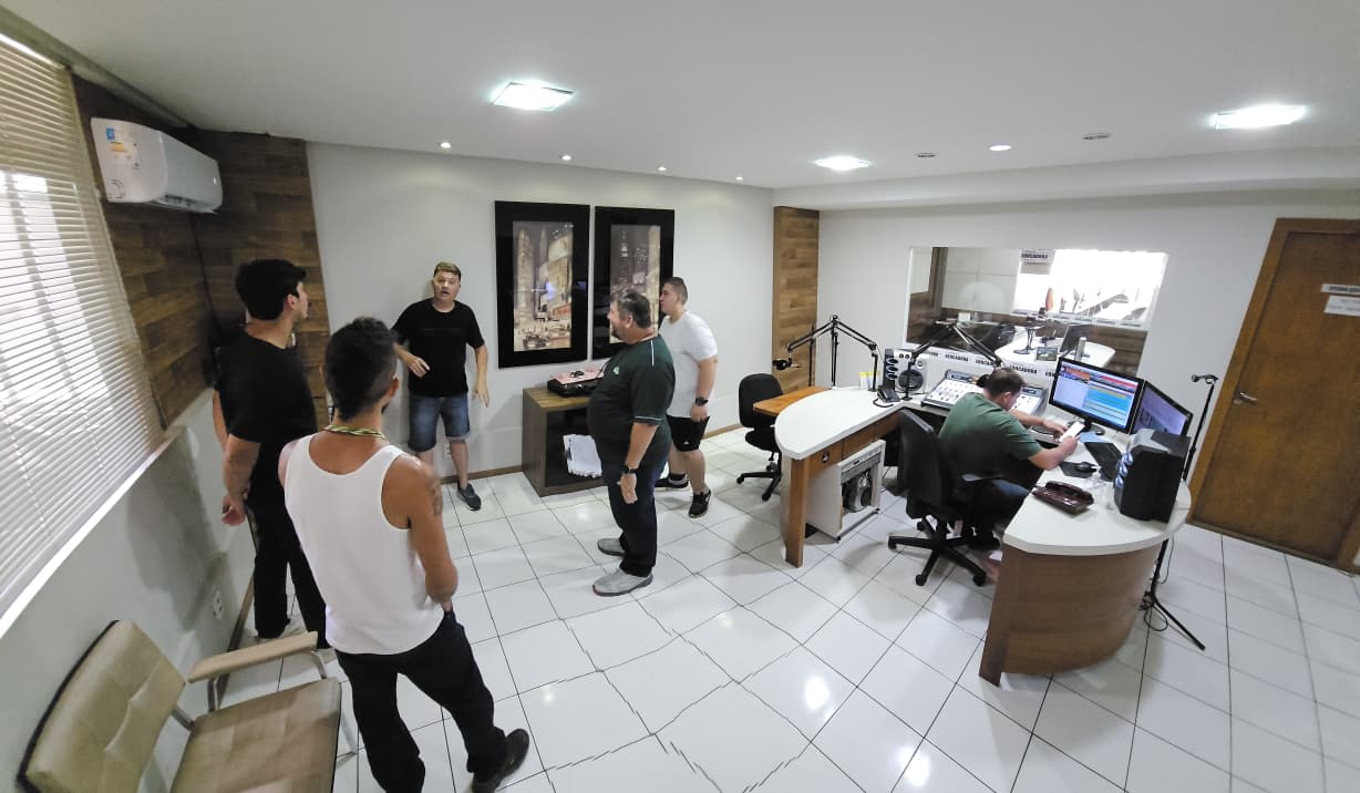 Curso capacita novos técnicos de som para produções culturais