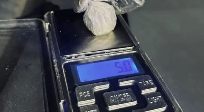 Casal é flagrado com drogas