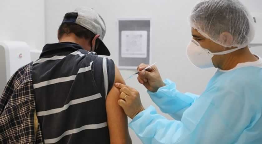 SC deve receber mais 316 mil vacinas contra Covid-19 nesta semana