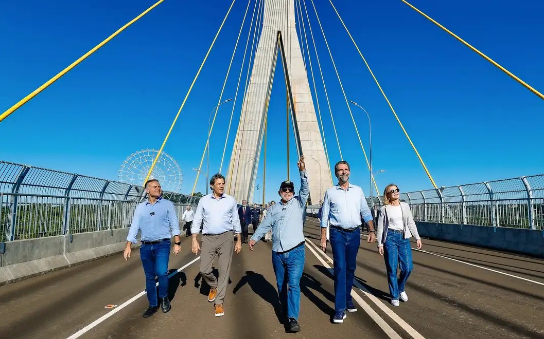 Lula inaugura ponte em Foz do Iguaçu e critica quem constrói “muros”