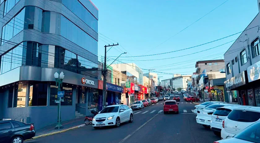 Comércio pode atender até as 21h30 hoje, confira os horários especiais de expediente durante o período de final de ano