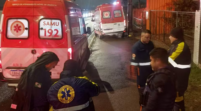 Socorrista do Samu é atropelado durante atendimento de acidente na Grande Curitiba