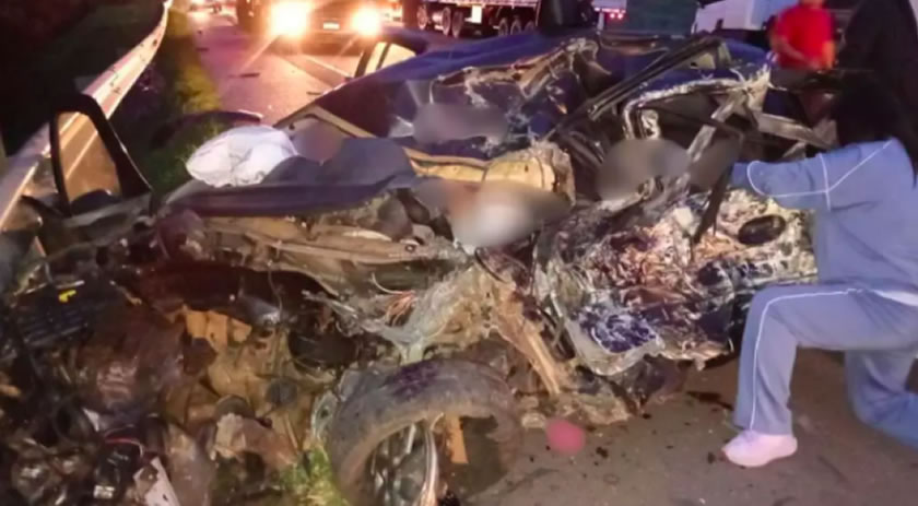 ‘Três mortos, entre eles uma criança’: carro de SC bate de frente com caminhão no PR