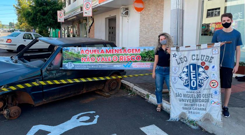 LEO Clube São Miguel do Oeste promove campanha de trânsito