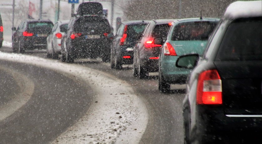 Trânsito fica parado devido à detonação em São José do Cedro