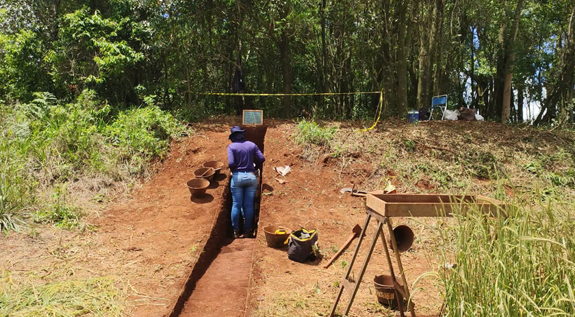 Pesquisadores fazem escavações nos “muros de Campo Erê” em busca de vestígios sobre povos antigos