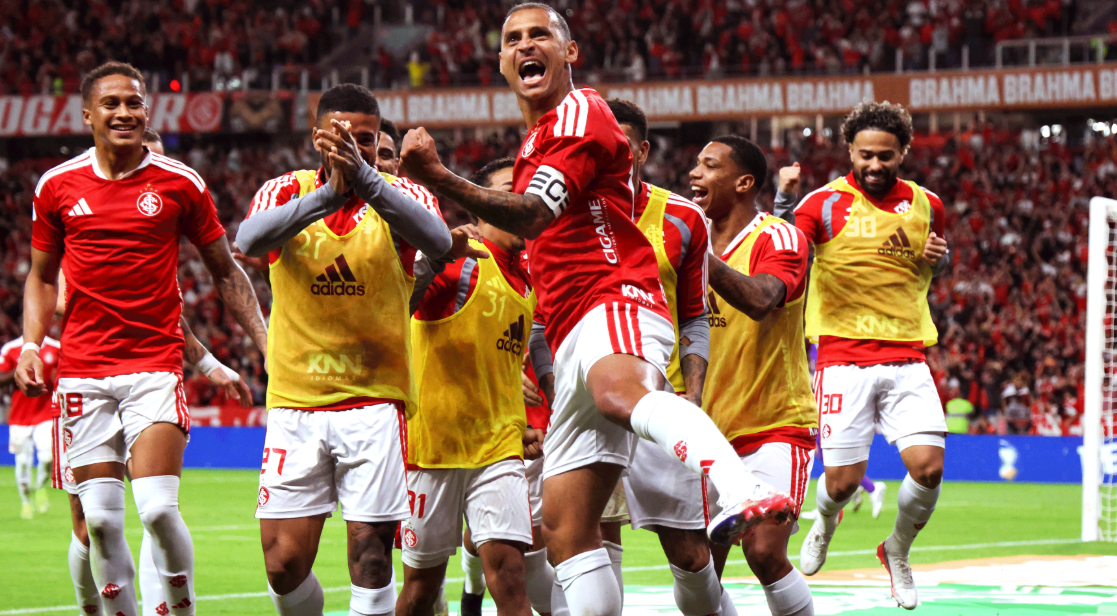 Internacional vence o Corinthians e abre vantagem nas oitavas da Copa do Brasil