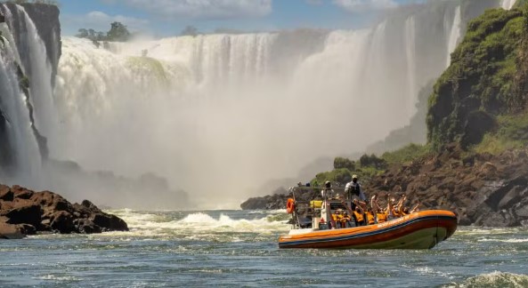 Passeio de barco do Parque Nacional do Iguaçu é retomado 4 dias após morte de turista holandês
