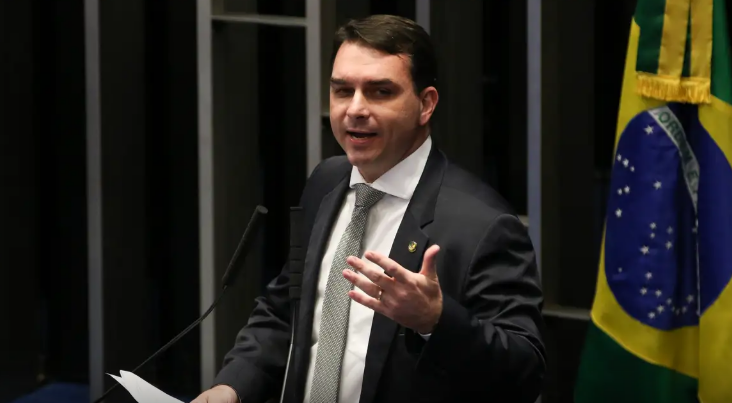 Flávio Bolsonaro declara R$ 8,2 milhões em bens ao TSE