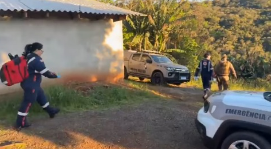 Homem morre após confronto com policiais do Tático em área de mata