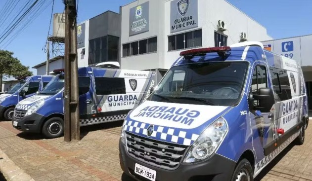 Pais são investigados após menino de 6 anos ser enviado sozinho em carro de aplicativo