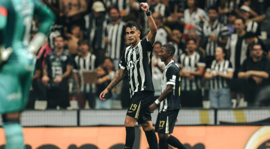 Galo vence o Vitória por 2 a 1 e chega à 50ª vitória na Arena MRV