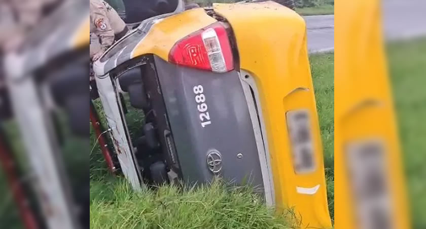 Viatura da PM sai da pista e tomba durante chuva na PR-180