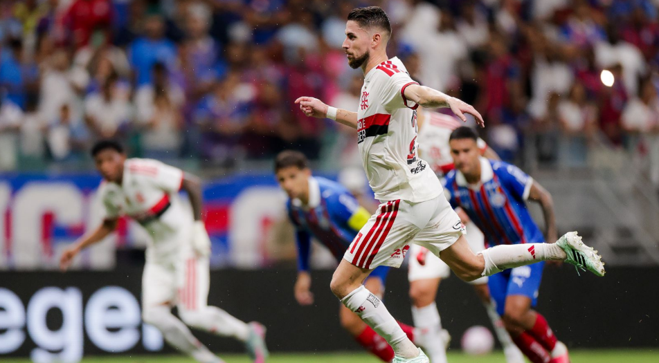 Flamengo vence o Bahia por 3 a 0 e mantém liderança do Brasileirão