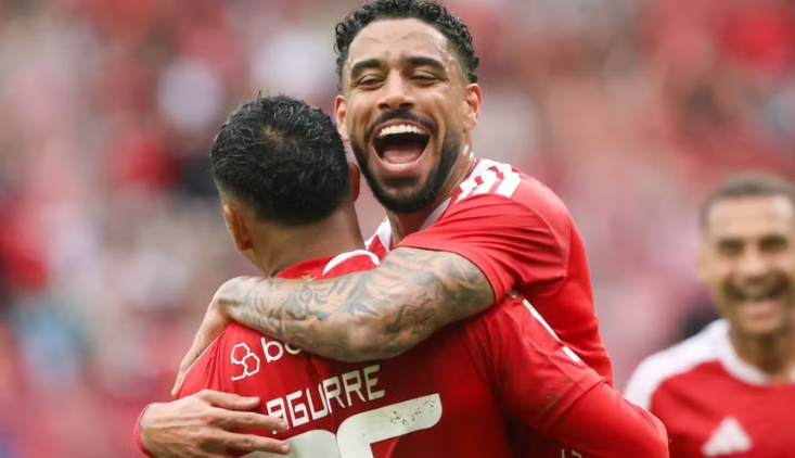 Internacional vence o Botafogo por 3 a 0 e deixa provisoriamente a zona de rebaixamento