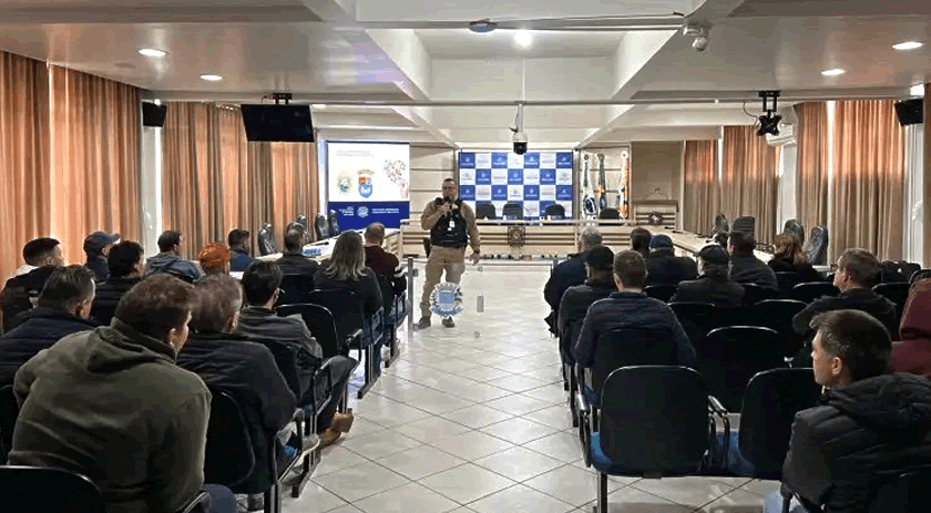 Motoristas escolares de Francisco Beltrão são orientados sobre autismo