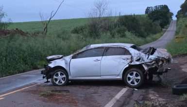 Motorista embriagado capota Corolla após dormir ao volante na PR-468