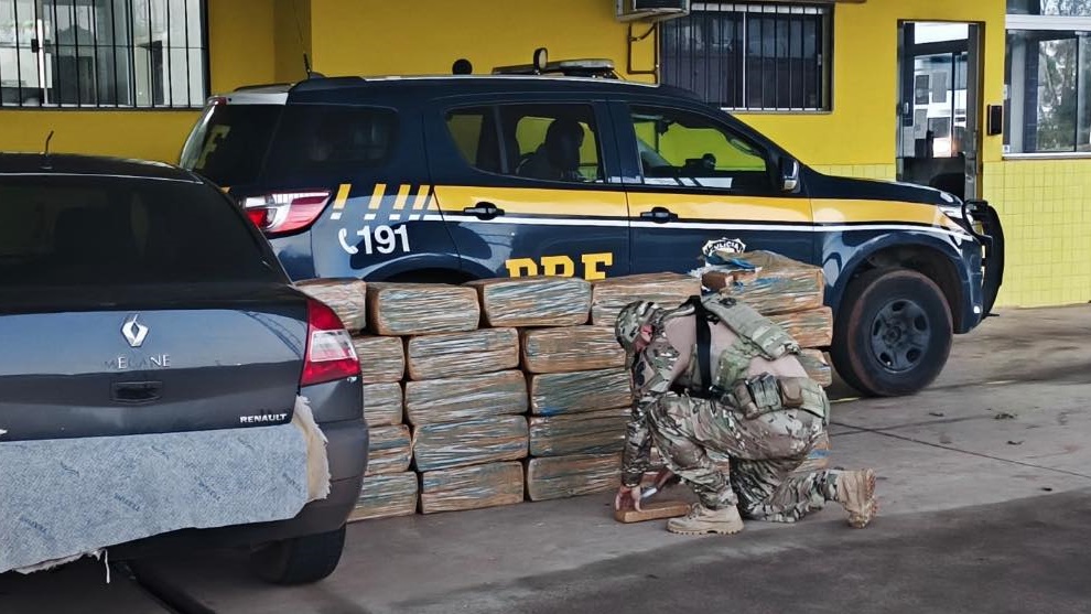 Mais de 430 kg de maconha são apreendidos em veículo na BR-282, em Xanxerê