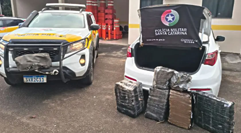 Quase 100 quilos de maconha são apreendidos após perseguição