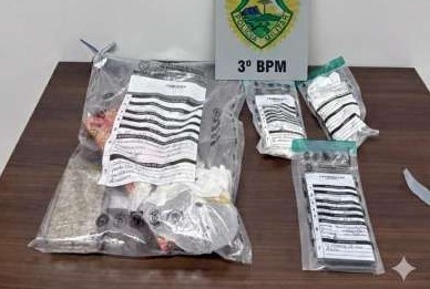 Mais de um quilo de drogas é apreendido, três são detidos