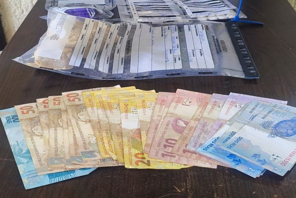 Adolescentes são apreendidos após ação contra tráfico de drogas