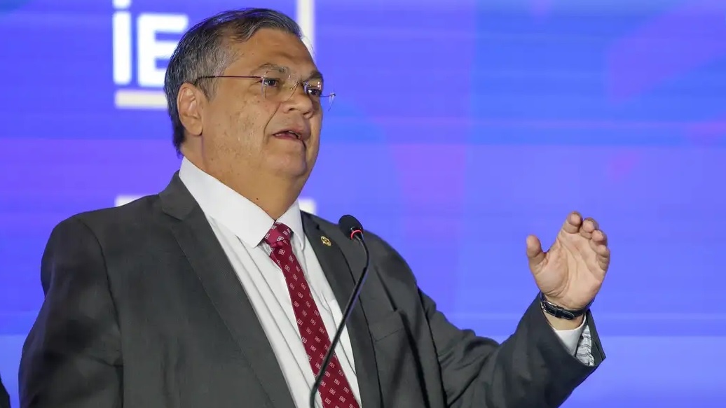 Dino vota no STF por suspensão da rede X e alega soberania nacional