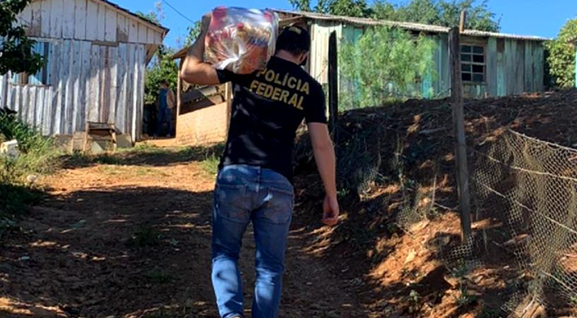 Polícia Federal realiza entrega de cestas básicas na Tri-Fronteira