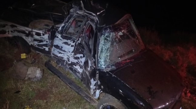 Homem fica em estado grave após acidente entre caminhonete e caminhão na PRC-280