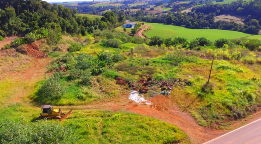 Belmonte trabalha na limpeza e regularização da área industrial