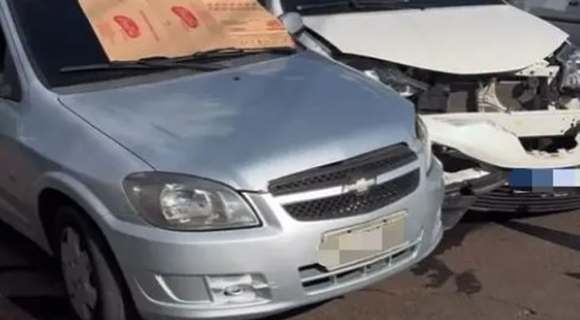 Acidente entre dois veículos é registrado no bairro Presidente Kennedy