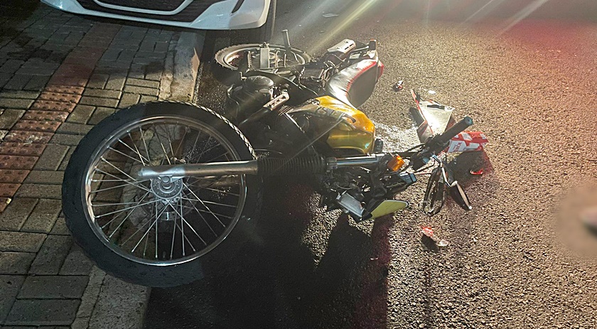 Acidente registrado no Bairro Pinheirinho deixa dois jovens feridos