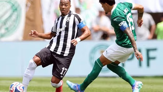 Palmeiras elimina o Botafogo com golaço de Paulinho e está nas quartas da Copa do Mundo de Clubes