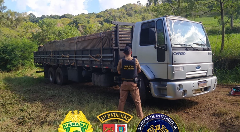 Polícia Militar apreende caminhão carregado de vinhos contrabandeados na BR-163 em Bom Jesus do Sul