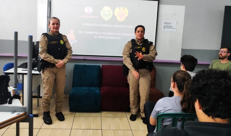 PM realiza palestra sobre violência em escola