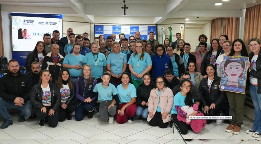 Professores e alunos da Apae usam a Tribuna da Câmara para falar sobre desafios e conquistas