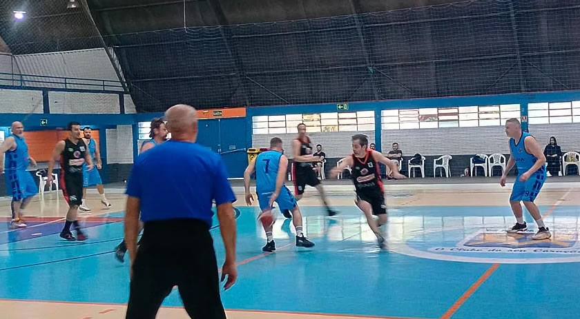 Francisco Beltrão  sedia copa de basquete máster