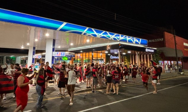 Flamenguistas de Francisco Beltrão comemoram título da Libertadores