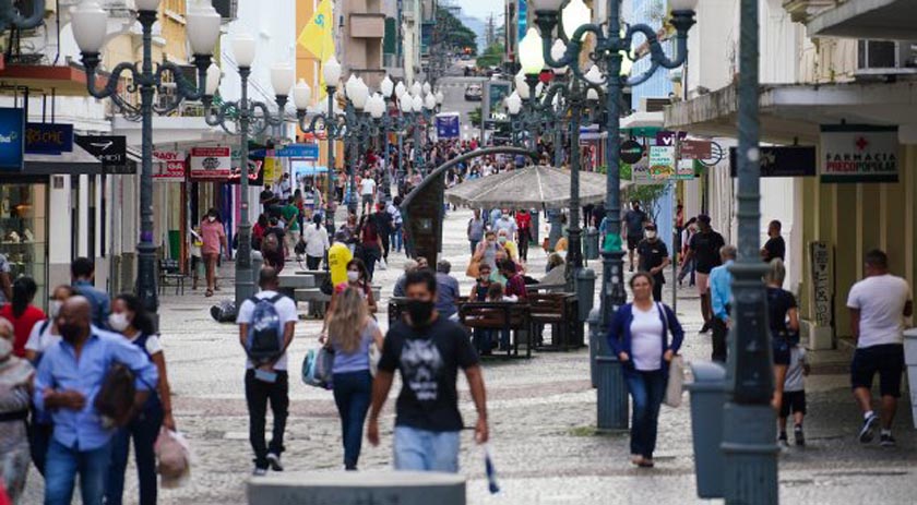 Novo decreto contra a Covid-19 em SC deve ser publicado nesta segunda-feira