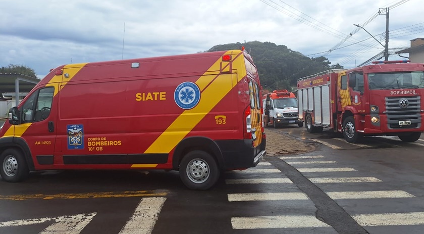 Colisão em Francisco Beltrão deixa duas pedestres feridas